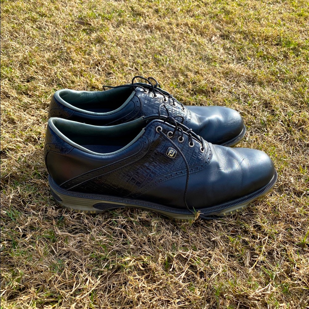 Men’s FJ golf shoes